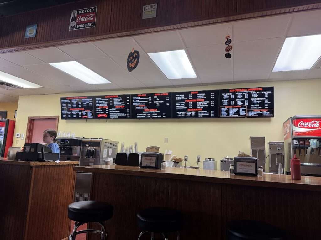 Young’s Restaurant & Ice Creamery photo 3